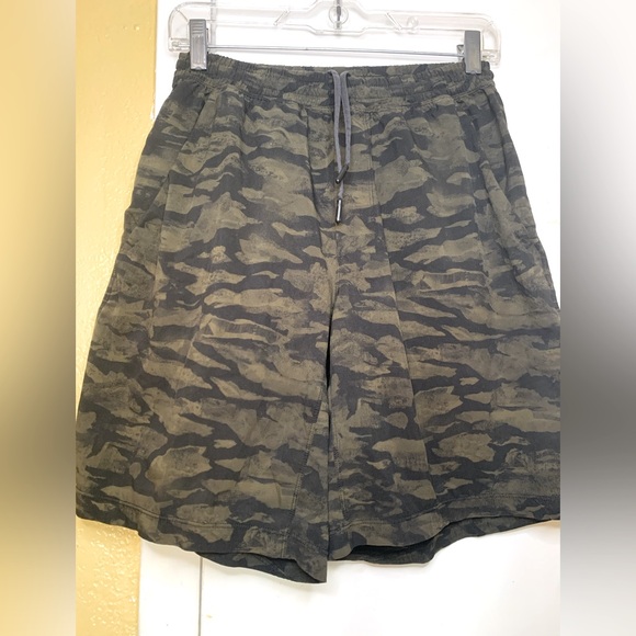 Lululemon men’s shorts elastic waist small 26” - Picture 1 of 5